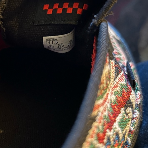 BRAND NEW Vans special edition paisleys - Picture 4 of 16